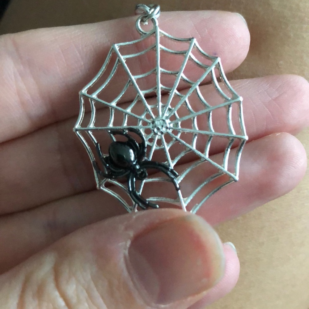 Spider Web Hand Chain - Picture 3 of 3